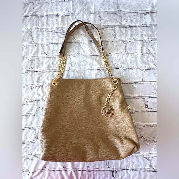 Michael Kors Neutral beige Jet Set Chain Shoulder Bag - Picture 2 of 16